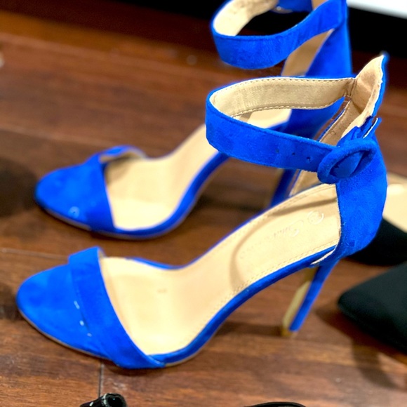 Beautiful Royal blue high heels. - Picture 2 of 2